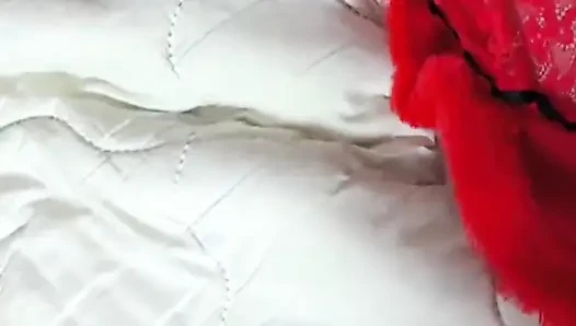 Eine verheiratete saudische frau wird in der Abwesenheit ihres ehemanns anlässlich des Valentinstages gefickt