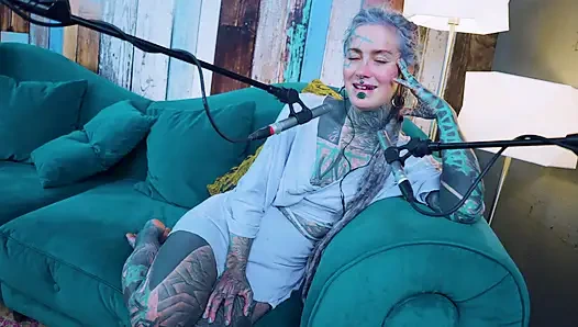 Aku berbicara tentang f - fear - asmr podcast sfw berbicara tentang gadis gothic bertato rambut gimbal