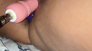 Buttplug and fuck machine quickie