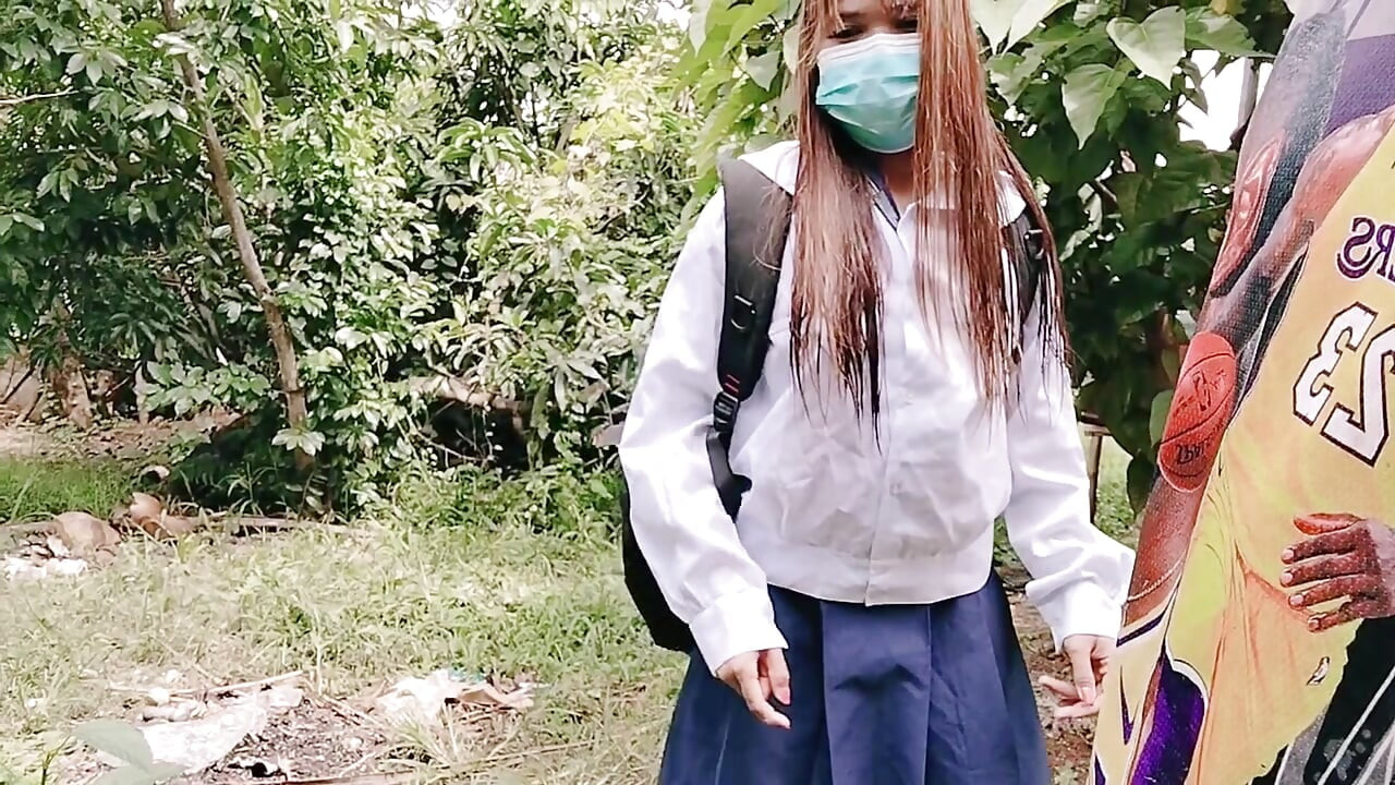 19 YEAR OLD SCHOOL GIRL MEET A FARMER AND FUCK IN PUBLIC S