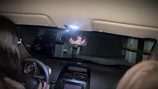 Bercinta dengan dua orang asing yang sangat terangsang dan pantat besar