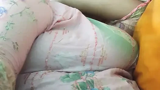 Erkek kardeşlerimin karısıyla zevk aldım - o tamamen tatmin oldu.!