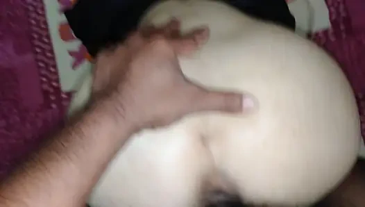 Ich ficke mit der ehefrau eines indischen freundes, wenn der freund nicht zu hause war.