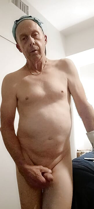 I Find It's Important To Show My Face And Full Frontal While Admitting To A Tiny Cock