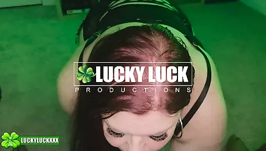 Счастливая девушка Nikki Cakes - зеленый свет, специальный минет в видео от первого лица