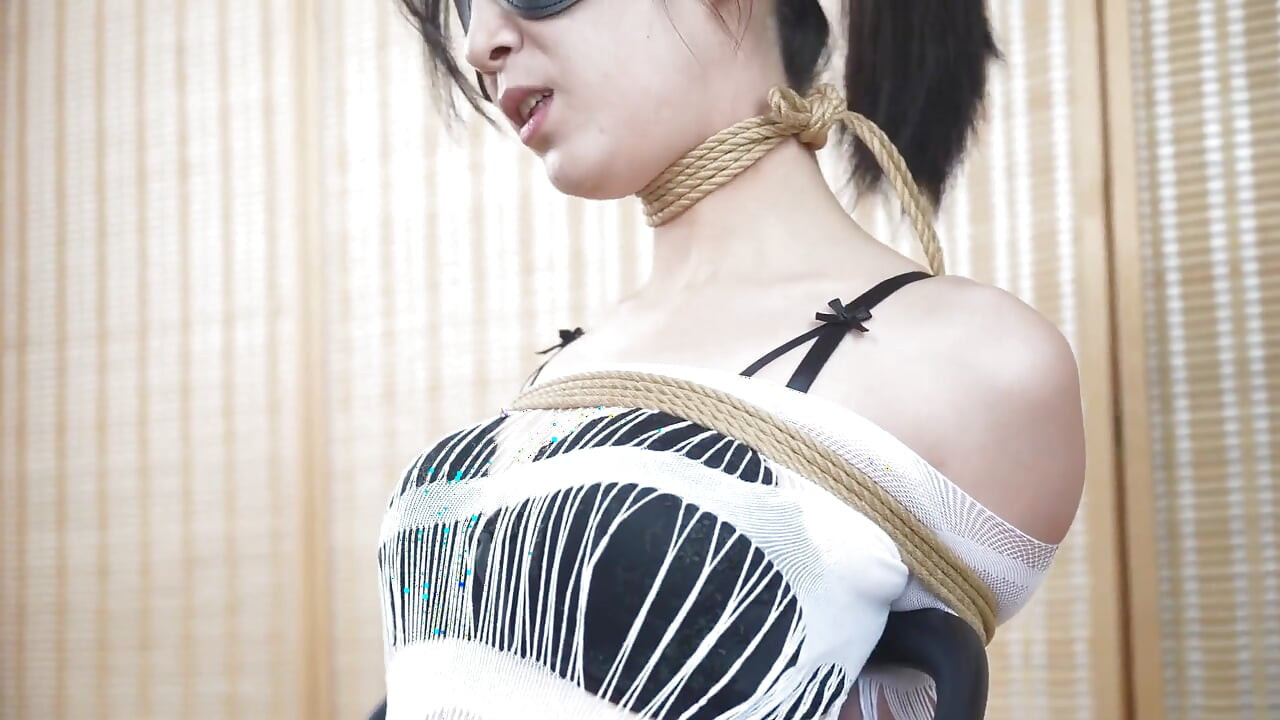 Xr32- Sido tyttö ristiin