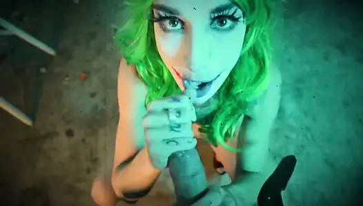 Joker lutscht schwanz und cosplay Make-up-gesichtsbesamung