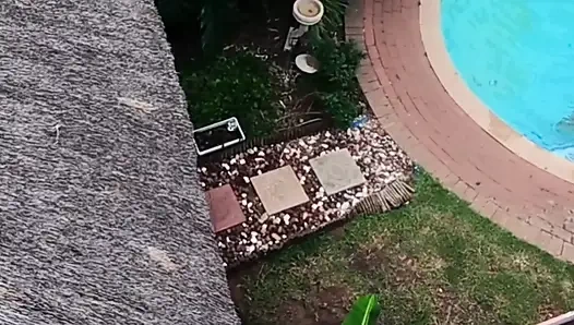 Застукал моих соседей за трахом во время полета с моим дроном