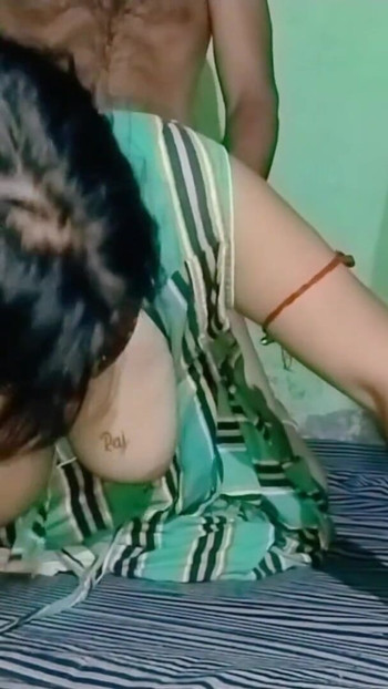 Επική στιγμή από το "NituBhabhi Amateure Indian Fucking By Own Husband Friend Hindi Audio"