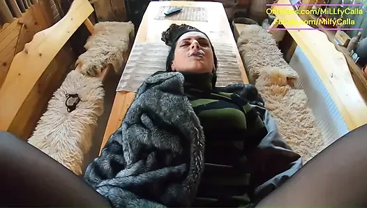 Соблазняет грязным разговором в видео от первого лица. Сексуальная соло-игра и энергия интенсивного удовольствия