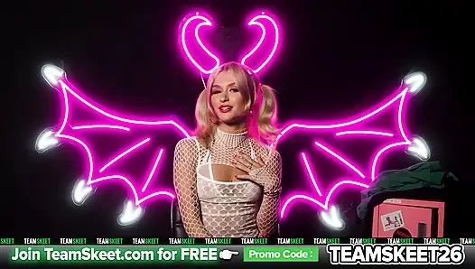 Emma Rosie: Minik neon iblisin Aralık ayı allstar spotlight