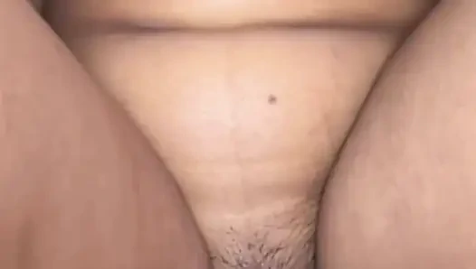 Saf desi seksi bebek amcığını ovuyor