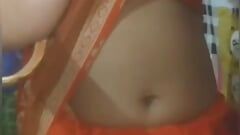 Desi bhabhi fucking with house owner and show live her friend