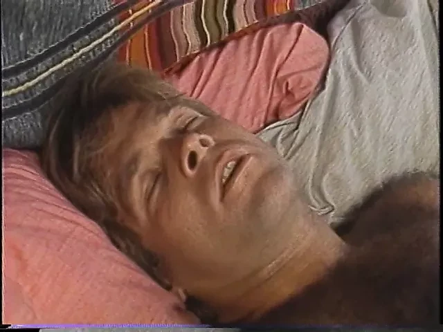 身体很棒的狂野淫娃和壮男玩重口味3P
