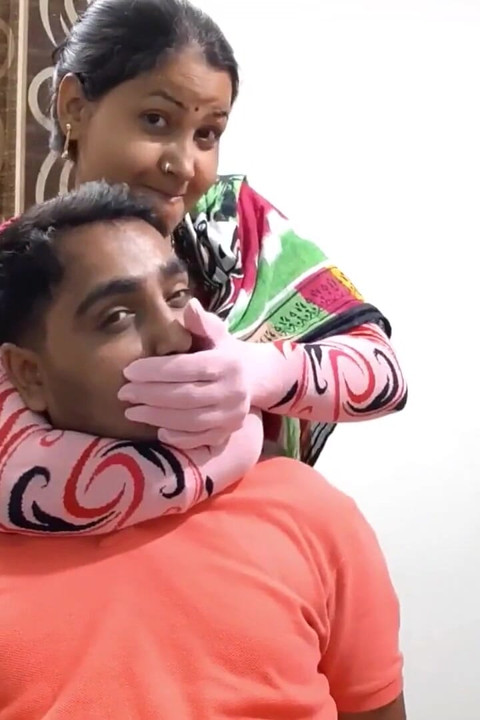 Gloved handgag pro líného manžela!