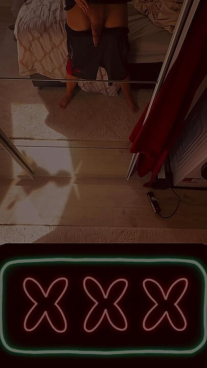 My real (flaccid) cock is getting bigger and thicker
