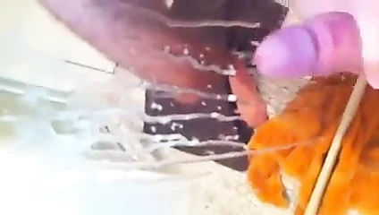 Aynaya yapışkan döl boşalması