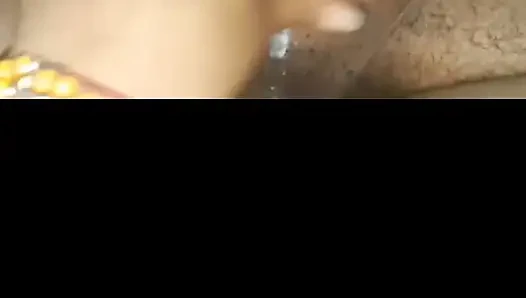 Rumah tangga India yang seksi lagi ngentot keras