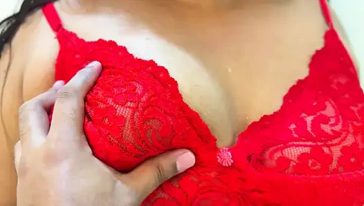 Aku ngentot memek cokelatnya habis-habisan sampai crot dua kali - seks mesum