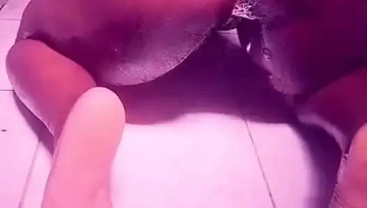 Nyazim купается и подевает, пока снимаю себя, делает меня уверенно