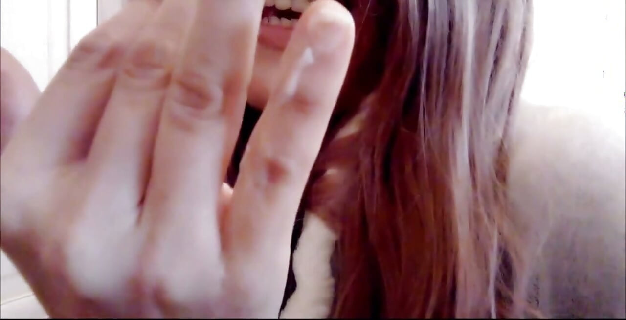 Tu es un pervers inepte au visage idiot. Lèche mes pieds moites !