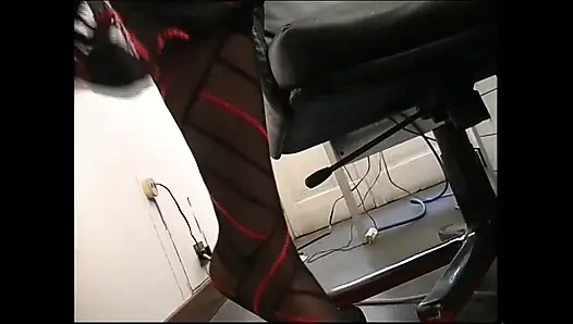 Seksi azgın maskeli evli kadınlar mastürbasyon yapıyor ve büyük yarak alıyor