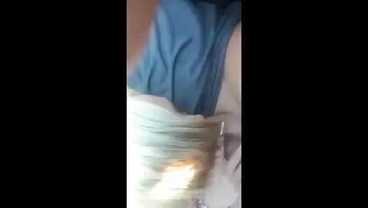 Мила на улице