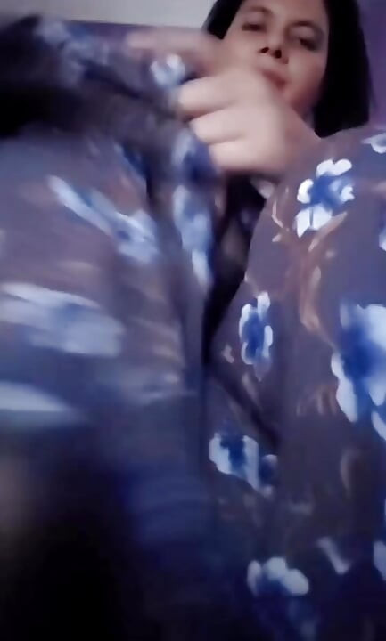 Chica dedeándose