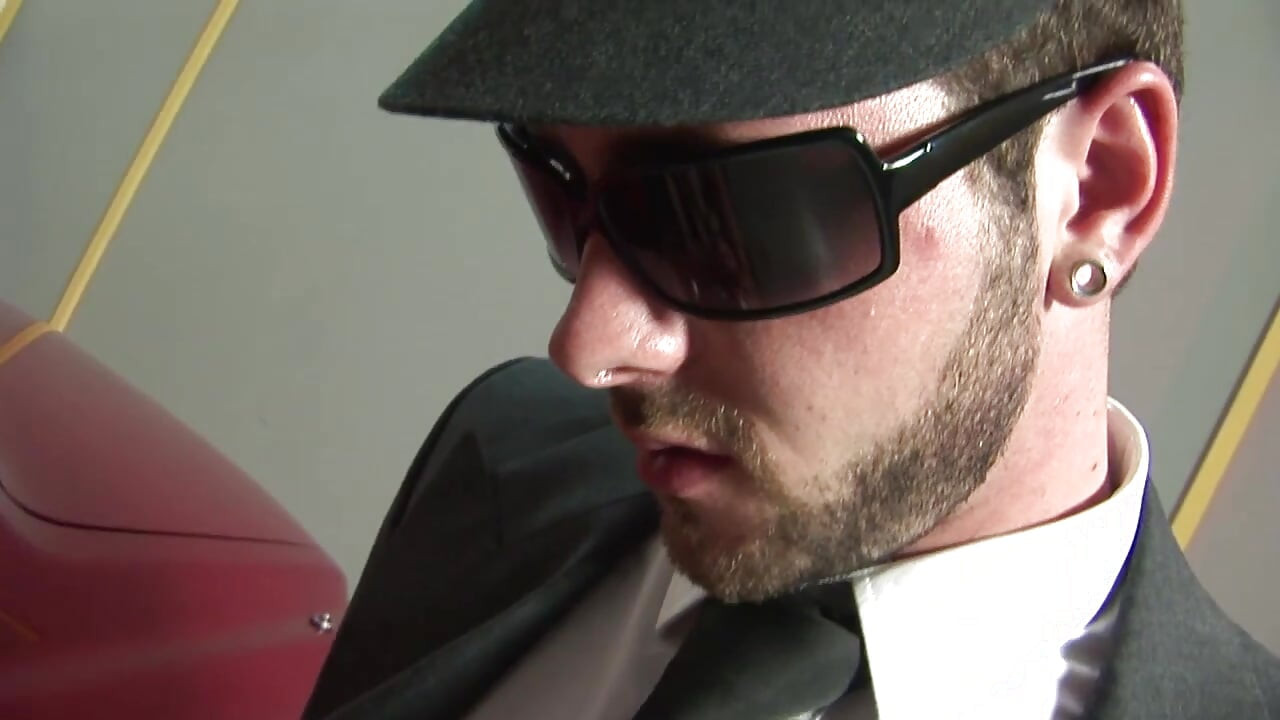 Zrela kurva jebana u autu