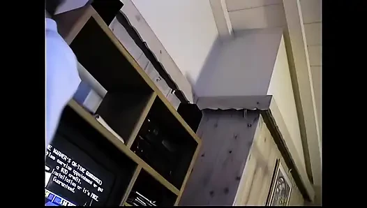 Büyük ve azgın bir penis için sıcak genç ıslak vajina