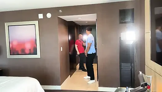 Shaundam и Гарри принимают Саут-Сайд Никки в Паунд-Таун