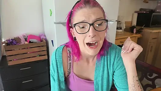 Üvey anne aşağılığı buluyor