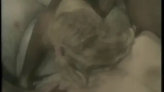 Hevesli Bebek Pozzi için Irklararası Bir Çete Saçmalığı