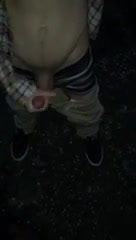 Twink cumming utanför