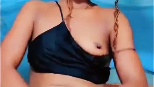 Wanita dengan seksi yang cantik