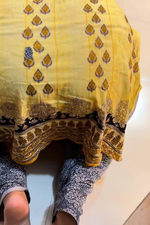 Małżeństwo Al'ab Dhat Almuakhrat Alkabirat Walshawniat Ealiqat Taht Alsarir Walan Turid Mumarasat Aljins