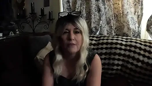 Senin için sigara içiyor