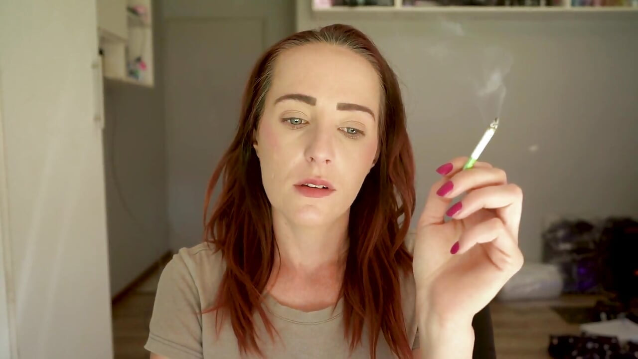 Sexy Close-up Smoking