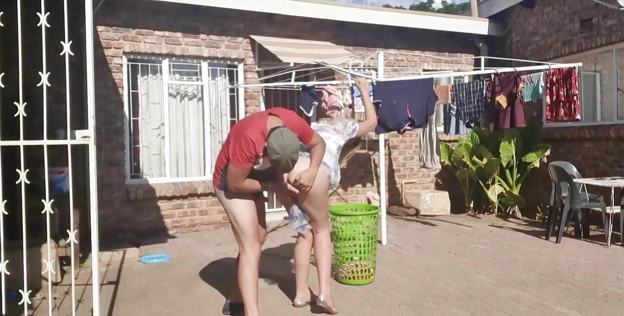 Outdoor Fucking While Taking off the Laundry