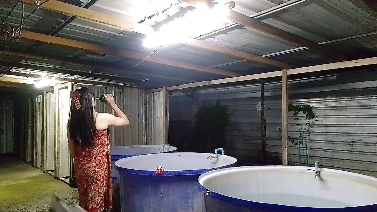 Please Help Me Rub My Back.