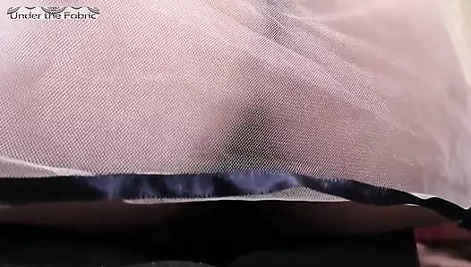 Debut erotic spread: cewek super sange ini dientot habis-habisan sama besar pertamanya