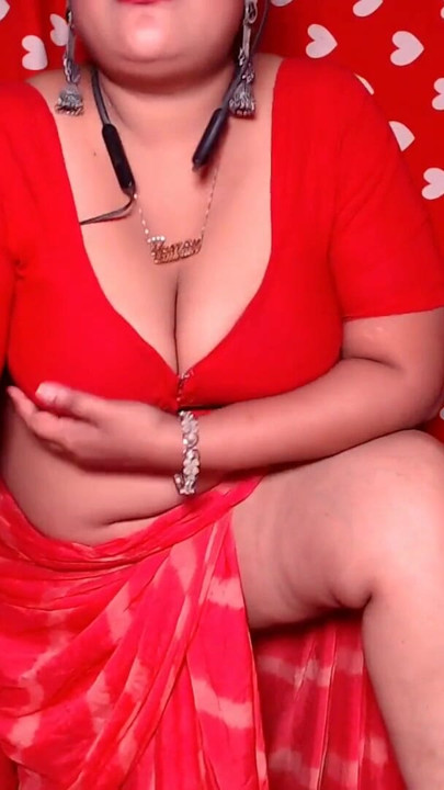 Ibu India tekan besar yang berair dengan keras | Klip 1