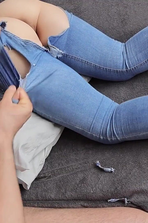 The Neighbor with the Ripped Jeans Gets a Slap on the Butt with the Groin