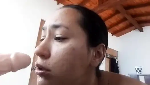 Ich lutsche den schwanz meiner nachbarin