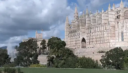 Genç memeli Rus genç kız için açık havada, havuzda sikiş