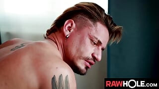 Rohloch fixiert toros schwanz