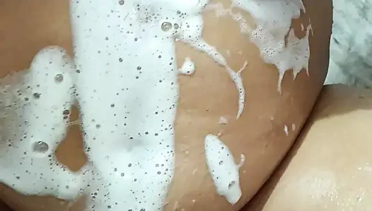 Бхабхи купается на Camra