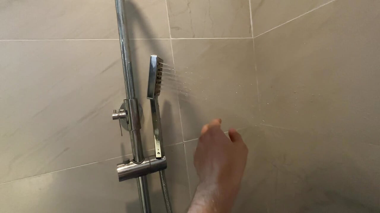 Kakak tiri saya tidak membenarkan saya mandi dan kami bercinta dengan baik.