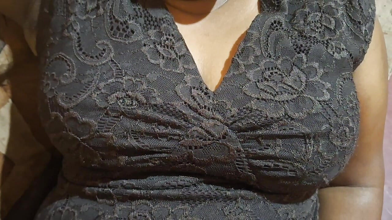 La ama de casa Mio apasionada en casa