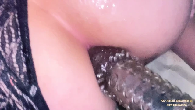 Real Couple Sticking Dildo in Until They Pee with Lust